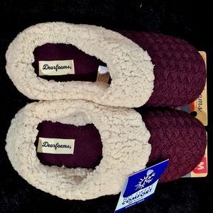 NEW NWT Dearforms Womens size M 7-8 Sherpa lined slippers. Maroon